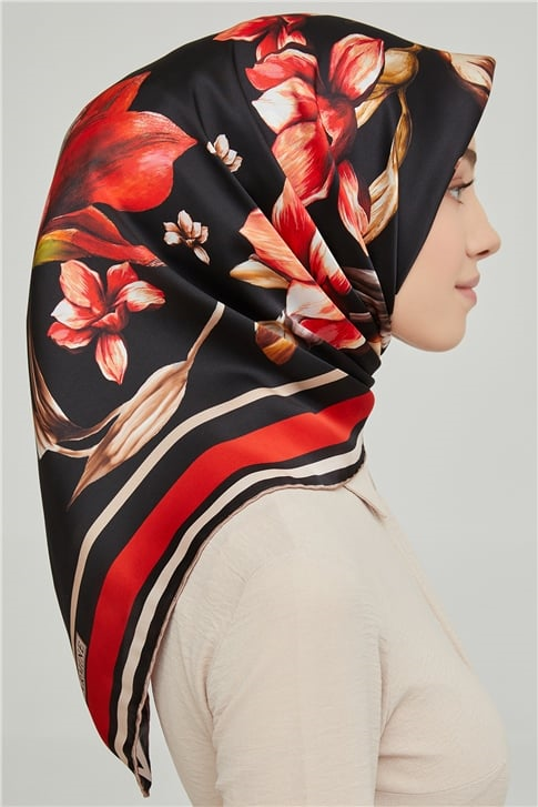Armine Sura İpek Eşarp 21Ka8662 06