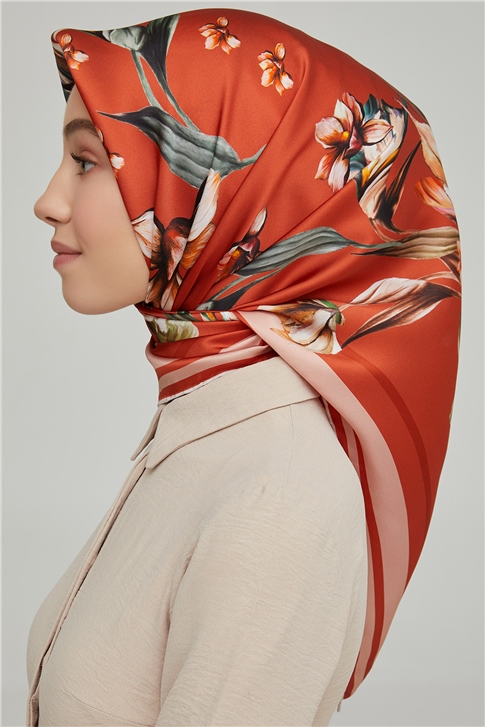 Armine Sura İpek Eşarp 21Ka8662 07