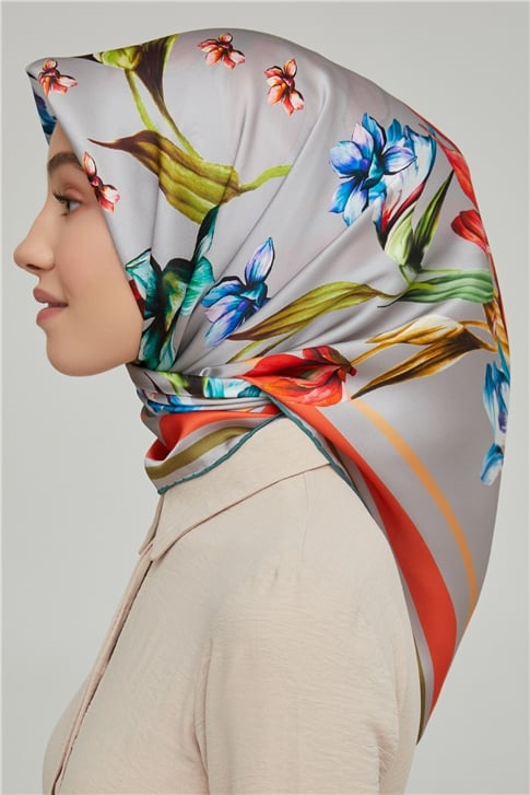Armine Sura İpek Eşarp 21Ka8662 09