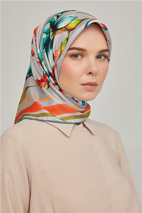 Armine Sura İpek Eşarp 21Ka8662 09