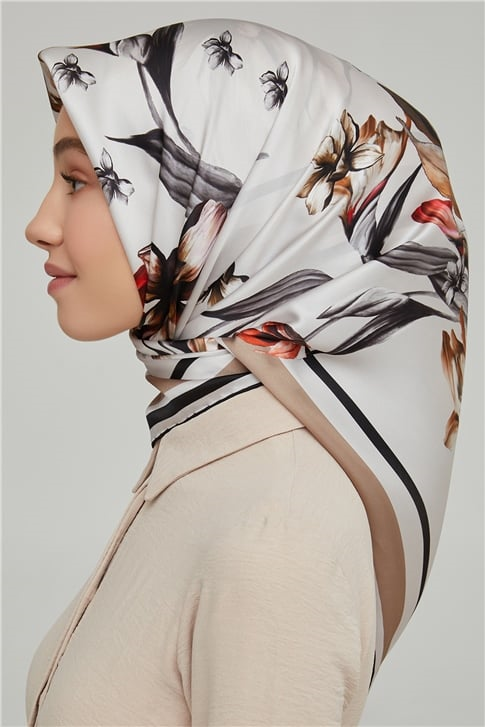 Armine Sura İpek Eşarp 21Ka8662 11
