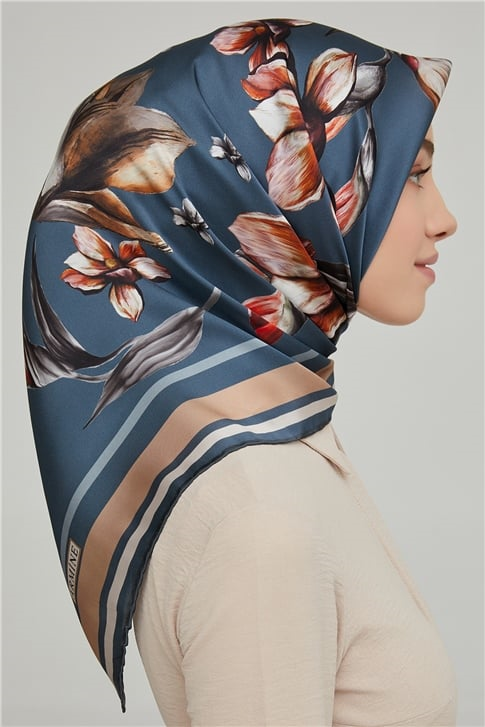 Armine Sura İpek Eşarp 21Ka8662 12