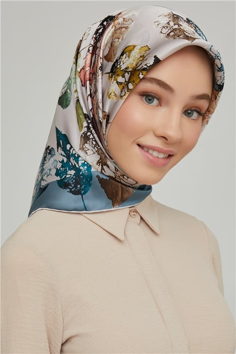 Armine Sura İpek Eşarp 21Ka8663 05