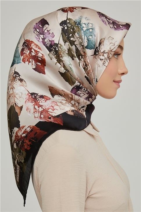 Armine Sura İpek Eşarp 21Ka8663 14