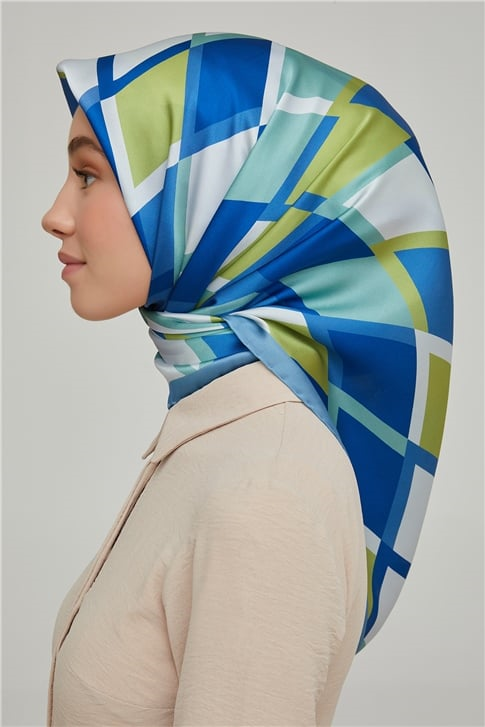Armine Sura İpek Eşarp 21Ka8664 02