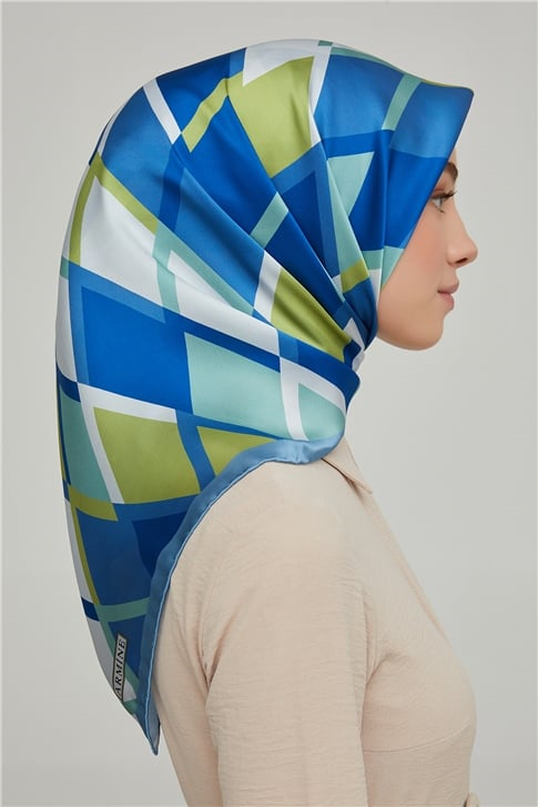Armine Sura İpek Eşarp 21Ka8664 02