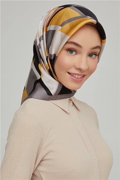 Armine Sura İpek Eşarp 21Ka8664 05