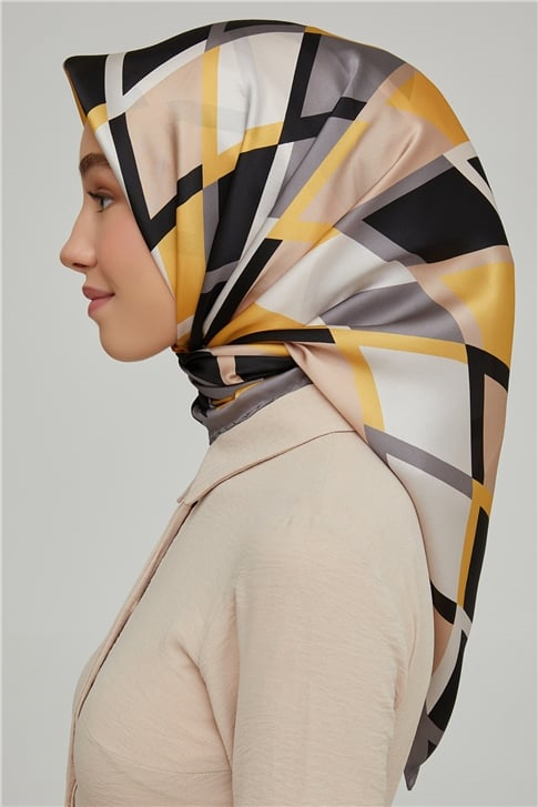 Armine Sura İpek Eşarp 21Ka8664 05