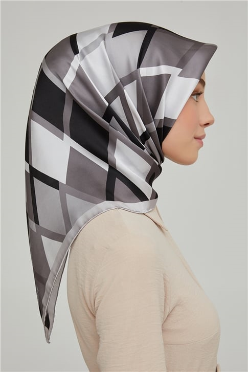 Armine Sura İpek Eşarp 21Ka8664 08