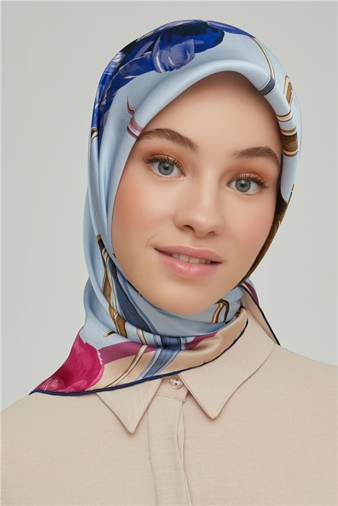 Armine Sura İpek Eşarp 21Ka8665 42