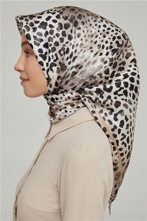 Armine Sura İpek Eşarp 21Ka8667 31