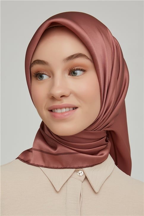Armine Sura İpek Eşarp 21Ka8668 07