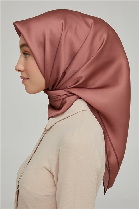 Armine Sura İpek Eşarp 21Ka8668 07