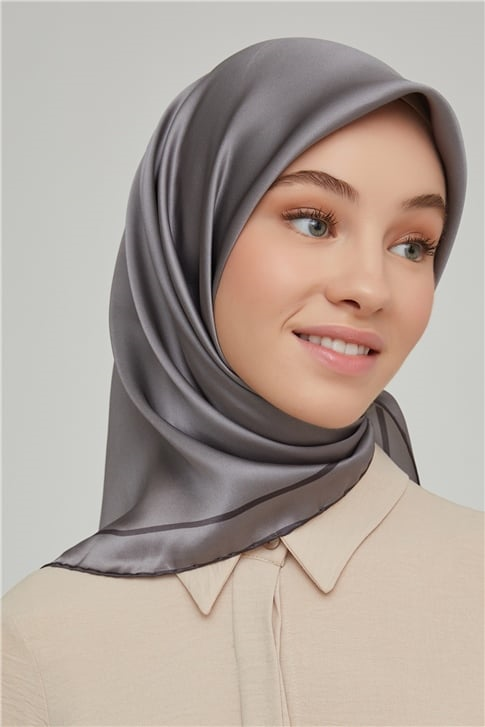 Armine Sura İpek Eşarp 21Ka8668 11