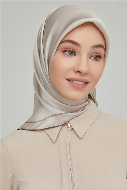 Armine Sura İpek Eşarp 21Ka8668 31
