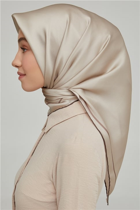 Armine Sura İpek Eşarp 21Ka8668 34