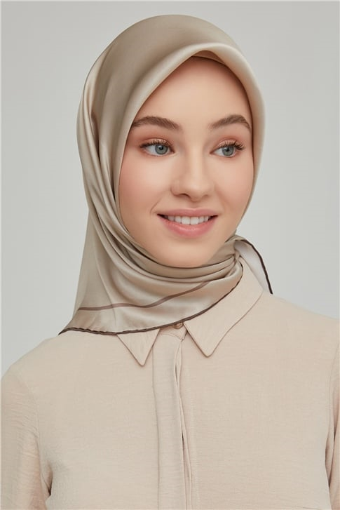 Armine Sura İpek Eşarp 21Ka8668 34