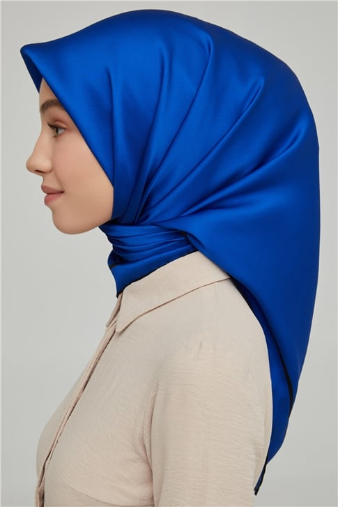 Armine Sura İpek Eşarp 21Ka8668 40