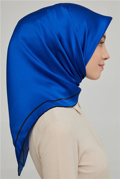 Armine Sura İpek Eşarp 21Ka8668 40