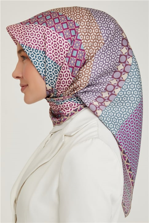 Armine Sura İpek Eşarp 21KA8669 02