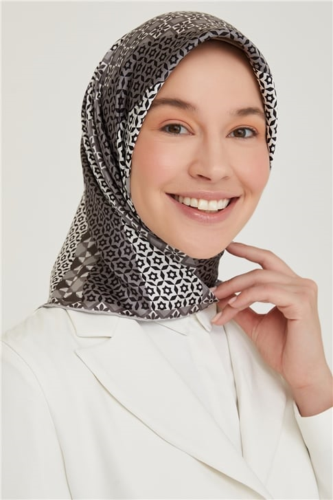 Armine Sura İpek Eşarp 21KA8669 06