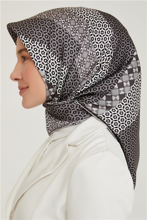 Armine Sura İpek Eşarp 21KA8669 06