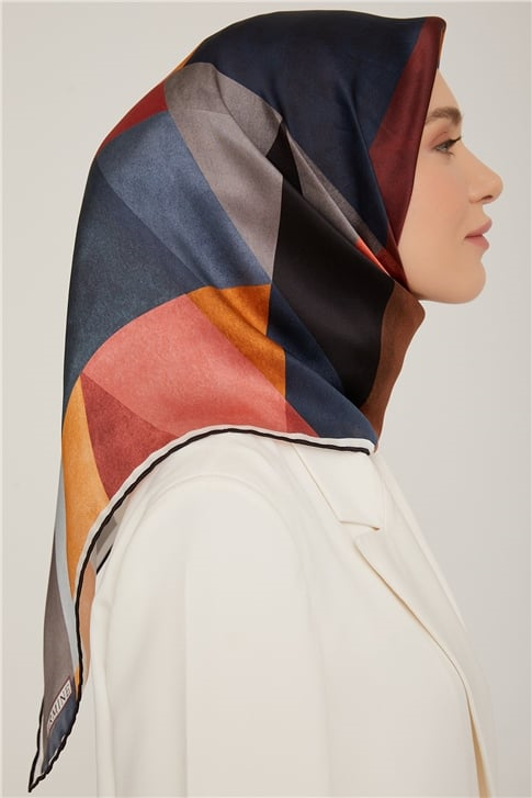 Armine Sura İpek Eşarp 22Ka8807 05