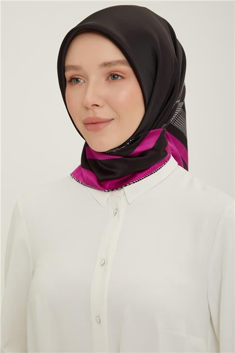 Armine Sura İpek Eşarp 22Ka8811 02