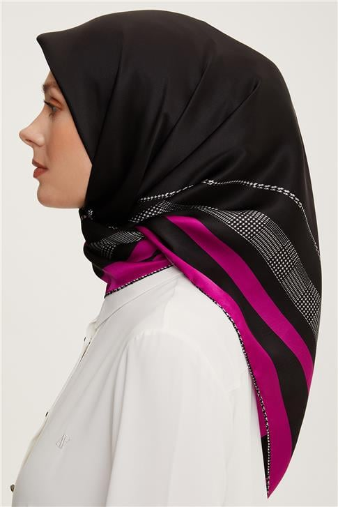 Armine Sura İpek Eşarp 22Ka8811 02