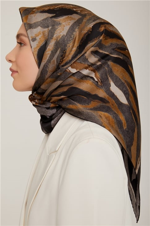 Armine Sura İpek Eşarp 22Ka8815 02