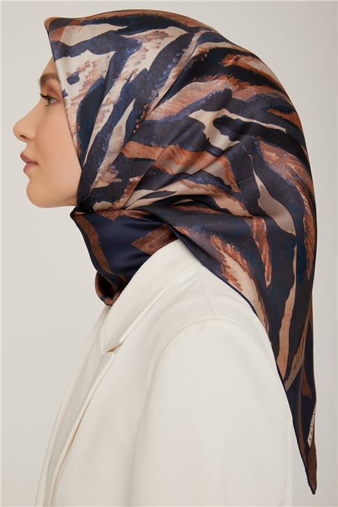 Armine Sura İpek Eşarp 22Ka8815 03