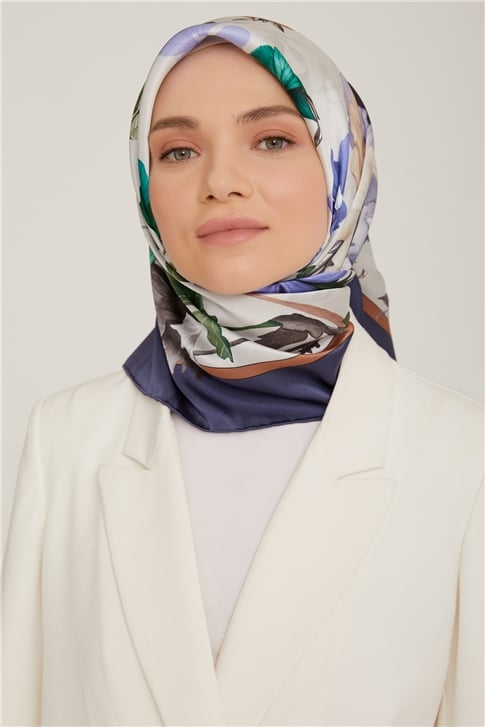 Armine Sura İpek Eşarp 22Ka8831 05