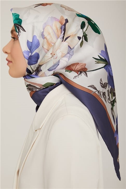 Armine Sura İpek Eşarp 22Ka8831 05
