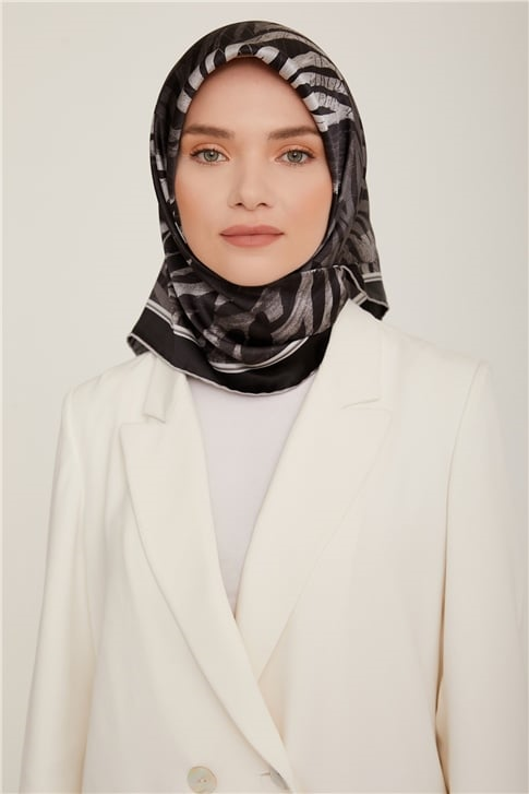 Armine Sura İpek Eşarp 22Ka8837 02