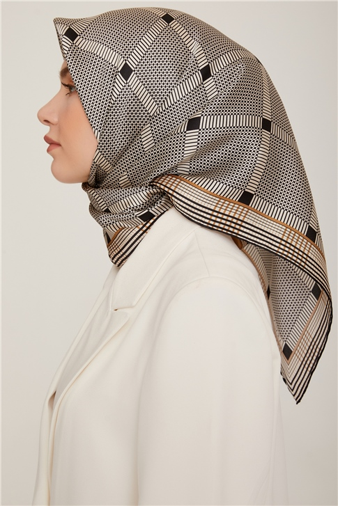 Armine Sura İpek Eşarp 22Ka8838 01