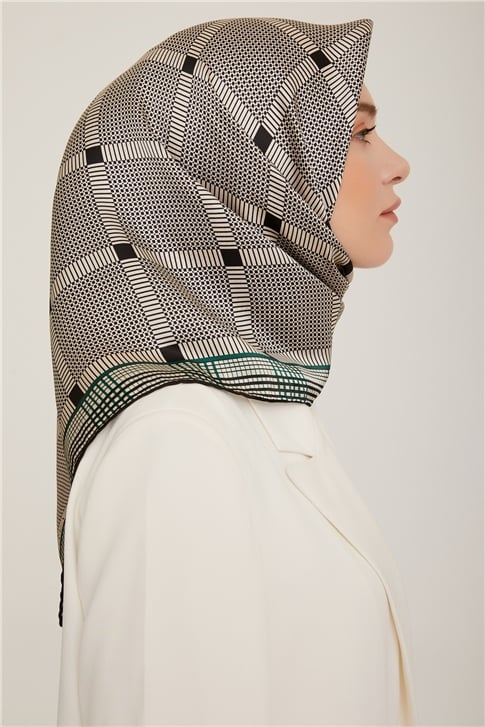 Armine Sura İpek Eşarp 22Ka8838 02