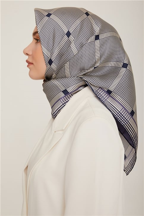 Armine Sura İpek Eşarp 22Ka8838 03