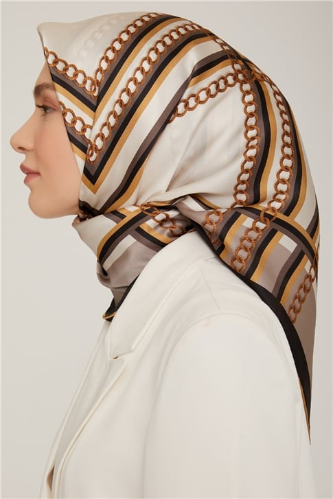 Armine Sura İpek Eşarp 22Ka8845 04
