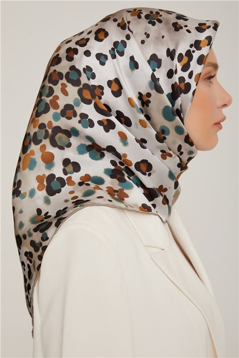Armine Sura İpek Eşarp 22Ka8853 03