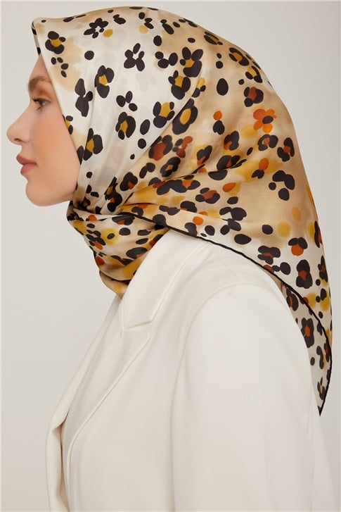 Armine Sura İpek Eşarp 22Ka8853 05
