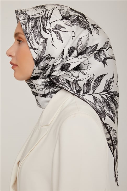 Armine Sura İpek Eşarp 22Ka8854 01