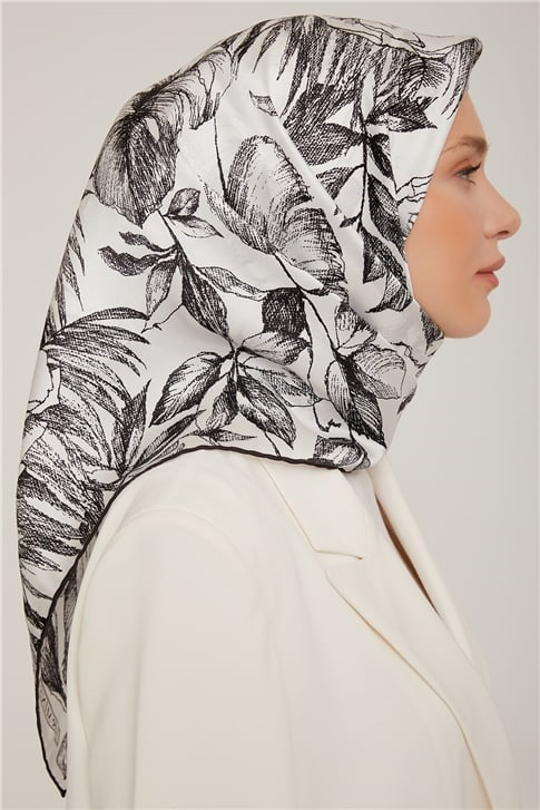 Armine Sura İpek Eşarp 22Ka8854 01