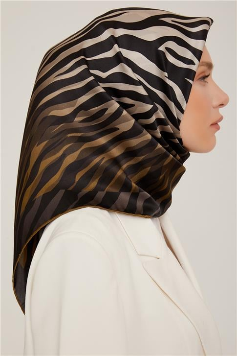 Armine Sura İpek Eşarp 22Ka8856 2 02