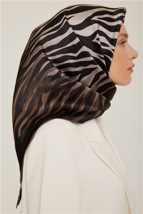 Armine Sura İpek Eşarp 22Ka8856 2 05