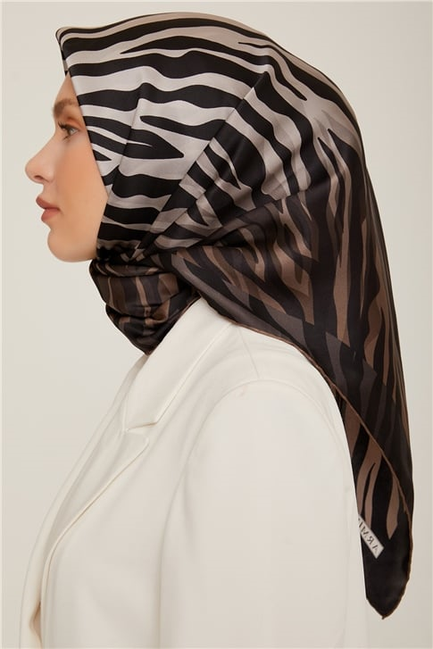 Armine Sura İpek Eşarp 22Ka8856 2 05