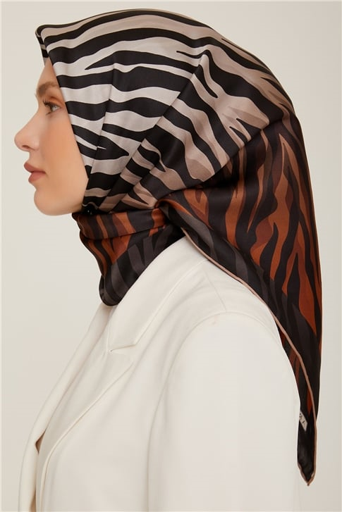 Armine Sura İpek Eşarp 22Ka8856 2 09