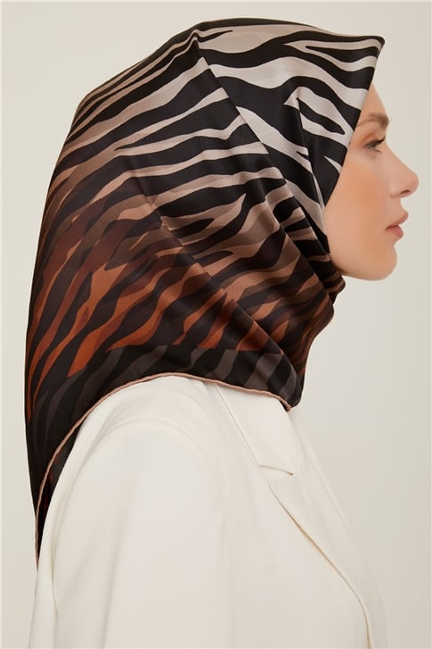 Armine Sura İpek Eşarp 22Ka8856 2 09
