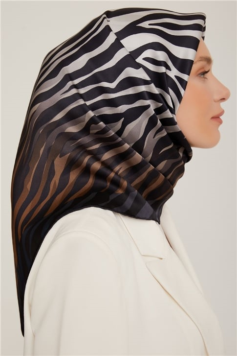Armine Sura İpek Eşarp 22Ka8856 2 23