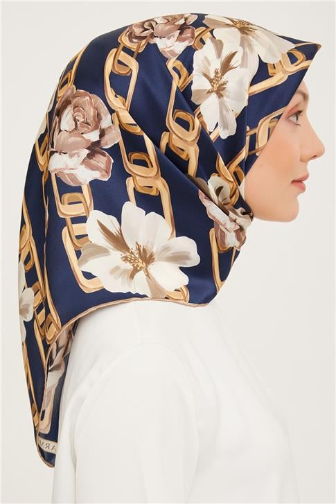 Armine Sura İpek Eşarp 23Ka9034 2 07