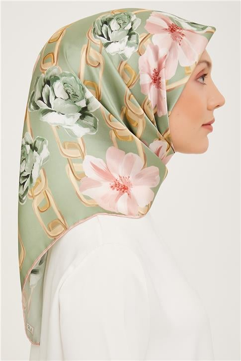 Armine Sura İpek Eşarp 23Ka9034 2 08